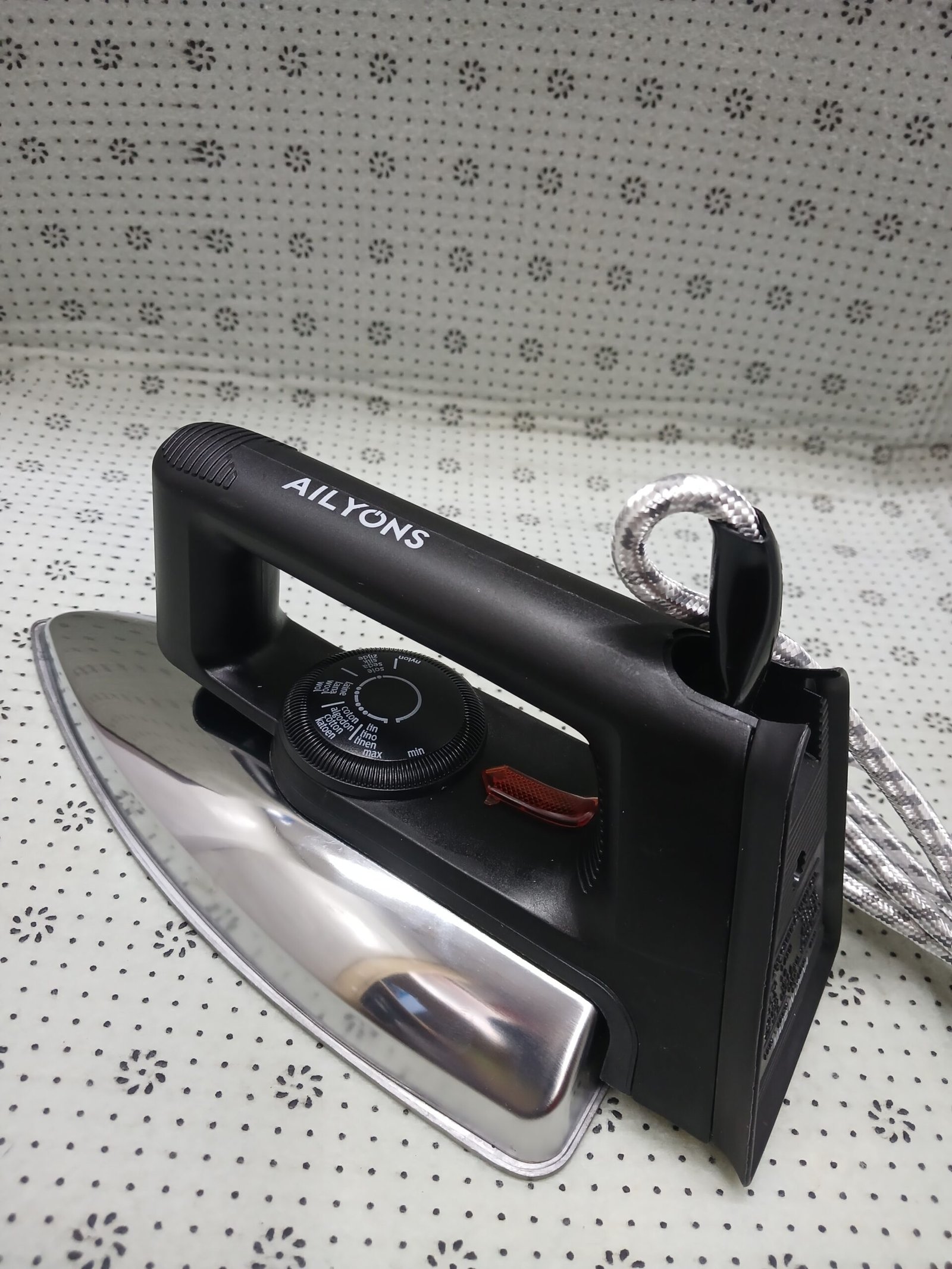 Ailyons HD199A Electric Iron – Durable, High-Performance Dry Iron